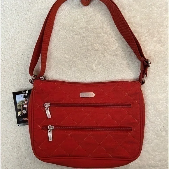 🎉HP Baggallini Luggage "Wanderer" Quilted Cross-Body Bag - Picture 1 of 8